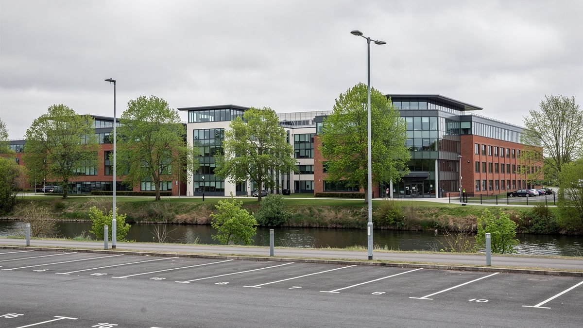 Microsoft's UK HQ May Become a Data Centre
